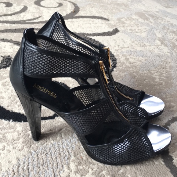MICHAEL Michael Kors Shoes - Like New Michael Kors Black Heels